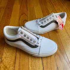 Vans Old Skool Custom Design - White Canvas With Black Glitter Side Stripe. White Laces. Nwt, Never Worn. Includes Drawstring Shoe Bag. Casual White Sneakers For Party, Casual White Party Sneakers, Vans Old Skool Custom, White Checkered Vans, Vans Authentic Shoes, Vans Sk8 Low, Old Skool Platform, Rare Vans, Vans Checkered