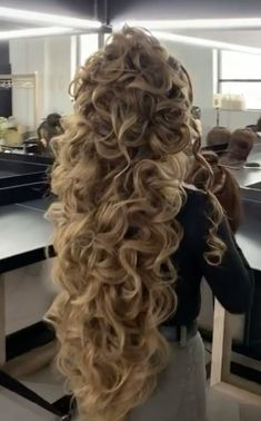 Floor Length Curly Hair, Big Thick Curls, Ankle Length Hairstyles, Big Hairstyles For Long Hair, Long Curly Hair Volume, Big Curls With Bangs, Long Poofy Hair, Ethereal Hairstyles Romantic, Curls With Curler