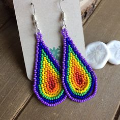 Earrings Native American, Beaded Earrings Native, Beadwork Designs, Brick Stitch Earrings, Beaded Crafts, Rainbow Beads, Earring Tutorial, Beaded Accessories, Seed Bead Earrings