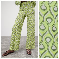 Nwt. Zara Special Edition Green Geometric Print Pants/Trousers With Wide Legs, Elastic Waistband. Size S. Ref. 9874/108. Waist 13" Flat, Rise 12", Inseam 30,5". L Flowy Wide Leg Pants, Style Wide Leg Pants, Pleated Jumpsuit, Wrap Pants, Zara Jumpsuit, Wide Leg Crop Pants, Baggy Cargo Pants, Wide Leg Palazzo Pants, Striped Wide Leg Pants