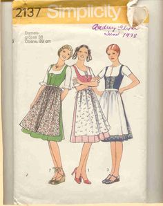 Hobbit Clothes, Dirndl Pattern, Traditional German Clothing, German Clothing, 60s Patterns, Crazy Lady, German Outfit, Apron Pattern