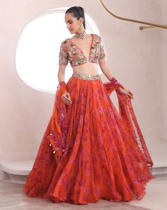 Marwadi Lehenga, Contemporary Lehenga, Lehenga Ideas, Ruffled Saree, Blouse With Belt, Lehenga Bridal, Haldi Outfits, Lehenga Saree Design, Printed Lehenga