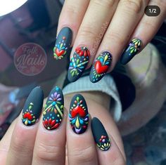 Mexican Nail Designs Ideas, Mexican Independence Day Nails, Mexican Pottery Nails, Mexican Nails Designs Mexico, Mexican Nails Designs, Mexican Themed Nails Acrylic, Sugar Skull Nail Art, Weird Nail Art, Mexican Nail Art