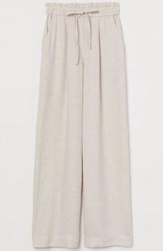 High Waist Wide-Cut Pants In Woven Fabric With A Elastized Waistband With A Drawstring, Ruffle Trim, Diagonal Side Pockets, And Straight Wide Legs.** H&m Linen Pants, White Linen Pants Outfit, Linen Outfits, Comfort Pants, Linen Pants Outfit, Long Pants Outfit, Summer Style Guide, Linen Pant, White Linen Pants