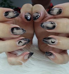 Fairy Grunge Nails, Black Aesthetic Nails, Black Nail Art Ideas, Ongles Goth, Nail Art Halloween, Milky Nails, Vacation Nails