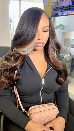 18th Birthday Hair Ideas, Black Weave With Highlights, Black Under Blonde Hair, Tri Color Hair, Hair Color Black Women, Hair Styling Products, Birthday Hair