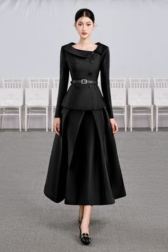 Luxury Chic Pleated Full Skirt, Luxury Chic Full Pleated Skirt, Luxury Full Pleated Skirt Classic Style, Formal Skirt Outfit Classy, Luxury Black Pleated Evening Skirt, Elegant Black A-line Pleated Skirt, Elegant Workwear, Flare Skirt Outfit, Taffeta Top