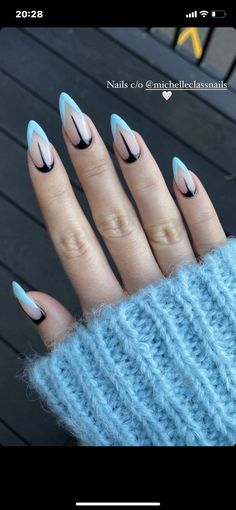 Art Tricks, January Nail Designs, Nail Design Glitter, Nails Yellow, Trending Nails, January Nails, Black Nail, White Nail, Sparkly Nails