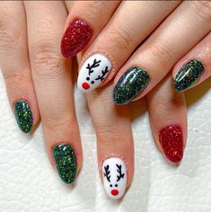 Christmas Nail Designs Short Simple, Gel Moment Christmas Nails, Kids Xmas Nails, Shellac Nails Christmas, Short Round Christmas Nails, Xmas Nails Acrylic, Holiday Dip Nails, Christmas Nails For Kids, Kids Christmas Nails