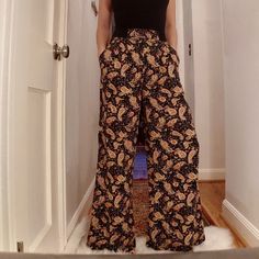 Incredibly Comfortable And Airy, Perfect For The Warmer Weather Right Around The Corner! Wide Leg, Elastic Waist Band, & Pockets(!)With A Paisley Print. I Absolutely Love These Pants, But They Are Slightly Too Big On Me. They Fit More Like A Medium. Never Worn. Casual High Waist Paisley Print Bottoms, Wide Leg Cotton Bottoms With Paisley Print, Cotton Wide Leg Bottoms With Paisley Print, Fitted Wide Leg Bottoms With Paisley Print, Wide Leg Patterned Pants With Paisley Print, Patterned Wide Leg Pants With Paisley Print, Forever 21 Fitted Bottoms With Elastic Waistband, Forever 21 Fitted Wide Leg Pants, Fitted Forever 21 Bottoms With Elastic Waistband