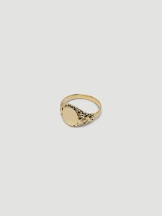 THE CLASSIC SIGNET WITH DETAIL Signet Rings Women Vintage, Custom Signet Ring, Signet Rings Women, Rings Women, Gold Face, Signet Rings, Gold Signet Ring, Dope Jewelry, Hand Jewelry