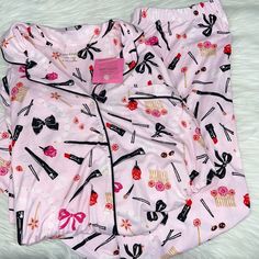 New With Tags Kate Spade Makeup Design Pijama Set 2 Piece Set Long Sleeve Button Down & Pants Size Medium Makeup Designs, Women's Intimates, Kate Spade, Pajamas, Long Sleeve, Makeup, Pants, Women Shopping, Design