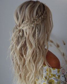 Updos Homecoming, Bridemaids Hairstyles, Κούρεμα Bob, Wedding Hair Half, Hairstyles Homecoming, Bridesmaid Hair Makeup, Boho Wedding Hair, Fishtail Braid, Long Hair Wedding Styles