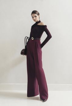 These wide-leg trousers offer a youthful and comfortable look with a sophisticated two-pleat design. The Outfit, 2024 Collection, Wide Leg Trousers, Blackberry, Leather Belt, Plum, Wide Leg, Highlights, Trousers