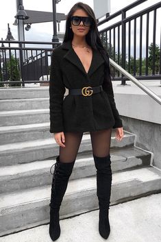 Plush Suit, Winter Mode Outfits, Short Coats, Chique Outfit, Gg Belt, Cindy Kimberly, All Black Outfit