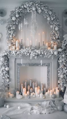 Discover 25 elegant Christmas mantle decor ideas that will add charm and warmth to your home. With a mix of modern and traditional designs, your Christmas fireplace mantel will be the highlight of your decor. Click for more inspiration or save it for your holiday setup! Visit our post for all the tips. Christmas Mantle Decor Ideas, Christmas Fireplace Mantel, Festive Fireplace, Christmas Fireplace Mantels, Fall Entryway