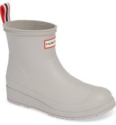 Trendy Rain Boots, Humid Weather, Hunter Rain Boots, Spring Look, Bright Spring, Light Spring, Rain Boot, Hunter Boots, Rubber Rain Boots