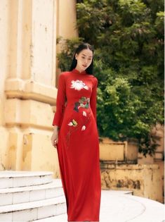 Very elegant design Red Fitted Ao Dai, Red Formal Fitted Ao Dai, Red Fitted Ao Dai For Formal Occasions, Elegant Red Ao Dai For Festive Occasion, Red Fitted Ao Dai For Evening, Long Red Dress For Spring, Spring Long Red Dress, Red Spring Dresses For Festive Occasions, Red Fitted Full-length Ao Dai