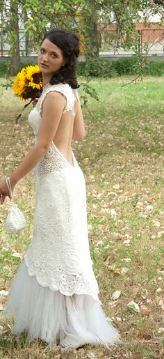 crochet wedding dress unique , beautiful back Wedding Dress Crochet Pattern, Bride Crochet, Crochet Wedding Dress, Wedding Dress Alternative, Crochet Wedding Dress Pattern, Handmade Wedding Dress, Crochet Dress Boho, Crochet Beginner, Learn Crochet