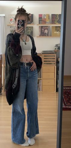 Mid Size Casual Outfits, Midwest Emo Fashion, Thrifted Outfit, Karl Jacobs, Mode Inspo, Indie Outfits