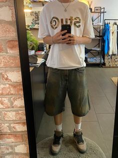 Outfit inspiration, jorts, washed jorts, Stüssy shirt, stüssy, Jordan 4, jordan 4 taupe haze, streetwear, fashion, summer outfit, ring, chain, white stüssy tee, jorts outfit, inspiration, relaxed fit Outfit With Jordan 4, Jordan 4 Outfits, Jordan 4 Outfit, Jordan 4 Off White, Jorts Outfit, Taupe Haze, Jorts Y2k