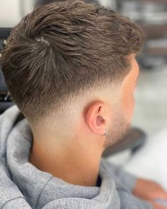 Trending Mens Haircuts, Taper Fade Curly Hair, Fade Haircut Styles, Stylish Mens Haircuts, Undercut Fade, Good Image, Mens Hairstyles With Beard, Beard Styles Short, Trendy Mens Haircuts