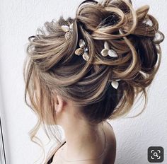 Easy Bun Hairstyles For Long Hair, Mother Of The Bride Hair, Easy Bun Hairstyles, Haircut Types, Messy Updo, Hair Up Styles