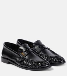 Le Loafer leather loafers in black - Saint Laurent | Mytheresa Vintage Loafers, Bridal Bag, Designer Pumps, Rings Jewelry Fashion, Boots Sneakers, Loafers Style, Classic Bags, Saint Laurent Shoes, Evening Shoes