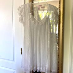 This Is A Brand New Oscar De La Renta Lace Bridal Robe With Beautiful Detail “Sweet Dot Confetti” Style Lace And Ribbon Tie At Waist. The Baby Doll Fit Dress Has Matching Lace With Trim Detail Along Neckline. Makes For A Gorgeous Bridal Gift! Long Nightdress, Bridal Nightgown, Lace Bridal Robe, Bridal Robe, Vintage Nightgown, Nightgowns For Women, Bridal Gift, Lace Babydoll, Lace Bridal