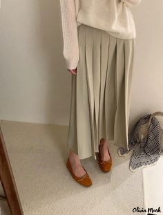 Olivia Mark - High-Waisted Pleated Midi Skirt with Waist Belt in Simple Solid Color and Elegant Draped Design Floral Chiffon Skirt, Cloth Belt, Elegant Drapes, Brown Outfit, Beach Skirt, Designer Drapes, Skirt Belt, Chiffon Skirt, Design Milk