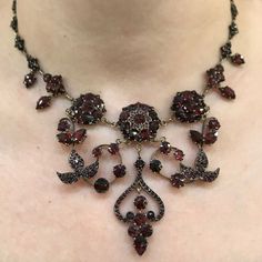 Garnet Jewellery, Garnet Necklace, Dope Jewelry, Garnet Jewelry, Funky Jewelry, Jewelry Lookbook, Fancy Jewelry, Gothic Jewelry, Jewelry Inspo