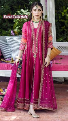 Pakistani Formal Dresses, Pakistani Fancy Dresses, Pakistani Dresses Casual, Pakistani Fashion Party Wear, Beautiful Pakistani Dresses, Bridal Dress Fashion, Dress Design Patterns, Lehenga Collection, Suit Design