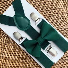 Your special guy will look so handsome when he shows up wearing this emerald green bow tie and suspenders with silver clips! This set is a great choice for family photos, wedding, ring bearer outfit, birthday celebration or any other special occasion. ❤ **Please Specify** Bow Tie Only (w/ Clip or Neck Strap), Suspenders Only, or Bow Tie Only & Susp (Bow Tie and Suspenders) SUSPENDERS- One Pair of our Quality Suspenders BOW TIE - One Bow Tie on White Adjustable STRAP or Alligator CLIP **CLIP ON B Green Bow Tie And Suspenders, Emerald Green Bow Tie, Groomsmen Ring, Green Bowtie, Quince Stuff, Green Suspenders, Wedding April, Tie And Suspenders, Derby Ideas