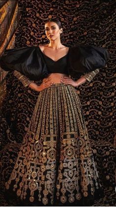 Lehenga Skirts, New Lehenga, Lehenga Anarkali, Indian Wedding Dresses, Lehnga Dress, Lehenga Blouse Designs, Indian Bridal Dress, Indian Gowns Dresses, Lehenga Blouse