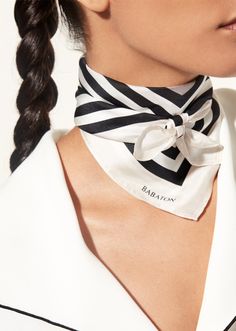 The Best Neck Scarves for Spring | StyleCaster Flight Attendant Scarf, Ways To Tie Scarves, Tie A Scarf, Scarf Knots, Scarf Ideas, Wear A Scarf