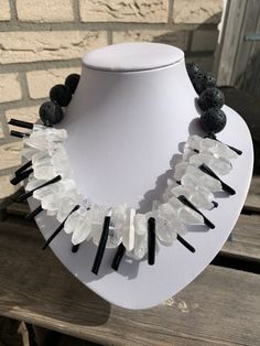 Freeform Jewelry, Seed Bead Necklaces, Clear Jewelry, Necklace Inspiration, Manik Manik, Bead Necklaces, Grown Women, Jewelry Statement