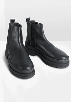 Sia Chelsea Boots Chunky Chelsea Ankle Boots For Fall, Chunky Leather Winter Boots, Chunky Leather Boots For Winter, Casual Chunky Leather Boots, High Ankle Chelsea Boots With Lug Sole For Work, Chunky Leather Ankle Heeled Boots, Chunky Ankle-high Leather Platform Boots, Chunky Ankle-high Leather Boots, Trendy Chunky Leather Boots