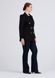 The Walter Double Breasted Jacket is meticulously tailored from our soft twill suiting. It features peak lapels, jetted pockets at the front, a single angled chest pocket and back vent. The subtle shoulder pads and nipped waist offer a flattering and feminine touch to the silhouette. It's fully lined and finished with six gold crest buttons. Sleek Double-breasted Semi-formal Outerwear, Sleek Double-breasted Blazer With Double Button, Sleek Double-breasted Blazer, Formal Structured Double-breasted Pea Coat, Double-breasted Tuxedo Blazer With Lapel Collar, Classic Double-breasted Evening Blazer, Tuxedo Style Outerwear With Double-breasted Button And Lapel Collar, Structured Double-breasted Evening Outerwear, Evening Blazer With Notch Lapel And Double Button