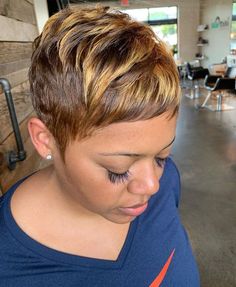 It’s warming up out here! #ttechniques #influancehaircare1 #atlantahairstylist #sandyspringsstylist #shorthair #shorthairstyles… Triangle Haircut, Pixie Crochet, Blond Pixie, Synthetic Wigs For Black Women, Short Black Wigs