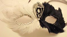 Diy Masquerade Mask, Masquerade Mask Black, Swan Dress, Mask Aesthetic, Mask Masquerade, White Goose