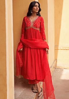 Royal Red Silk Kurta Pants Set Zoon Tribe - Fabilicious Fashion Red Kurta Women Indian, Red Indian Outfit, Red Anarkali, Kurta Pants, Red Kurta, Embroidered Anarkali, Pakistani Fashion Casual, Ready To Wear Saree, Indian Wedding Wear