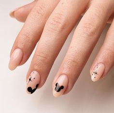 7 Brilliant Disney Nail Designs To Recreate And Wear - Emerlyn Closet Gel Nail Designs Disney, Disney Nails Minimalist, Subtle Mickey Nails, Disney Themed Nails Acrylic Simple, Simple Mickey Nails, Disney Nails Short Gel, Disney Mickey Nails, Cricut Organisation, Disney World Nails Simple