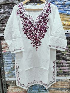 Long Cotton kurti

Fully embroidery 

Size chart :- S,M,L,Xl,2Xl

Length 34.

Price 499 fs💕