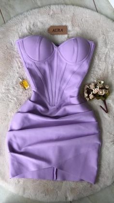 Bodycon Evening Dress Classy, Lavender Homecoming Dress, Dress Lavender, Mini Homecoming Dresses, Classy Prom Dresses, Pretty Prom Dresses, Ruched Bodycon Dress, Feather Dress, Flower Tops