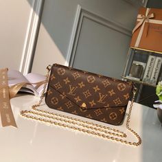 . Τσάντες Louis Vuitton, Tas Louis Vuitton, Louis Vuitton Felicie Pochette, Pochette Louis Vuitton, Sac Louis Vuitton, Louis Vuitton Felicie, Louis Vuitton Neonoe, Louis Vuitton Purse, Fashion Tote Bag