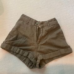 New, Never Worn, Billabong Shorts Trendy Khaki Short Bottoms, Casual High Rise Khaki Shorts, High Waist Khaki Shorts For Summer, Trendy High Waist Khaki Shorts, Khaki Short Bottoms For Vacation, High Waist Khaki Beach Bottoms, High Waist Khaki Bottoms For Beach, High Waist Khaki Shorts For Beach, Summer Khaki Shorts