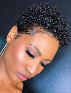 32 Best TWA Hairstyles For Short Natural Hair Natural Short Hairstyles, Short Locks, Natural Hair Twa, Short Natural Hairstyles, Twa Hairstyles, Natural Hair Styles For Black