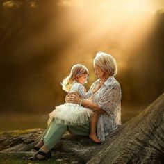 Grandmother Granddaughter Photography, Grandparent Pictures, My Family Photo, Generation Pictures, Grandmother Granddaughter, Heartwarming Photos