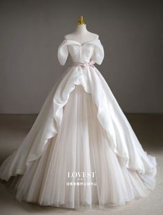 Ballroom Extravaganza, Dress Coquette, Wedding Dresses Whimsical, Big Wedding Dresses, Love Is Blind, Unique Wedding Dresses, Sparkle Wedding Dress, Pretty Wedding Dresses, Fancy Wedding Dresses