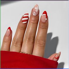 Nail Art Noel, Nagel Tips, Cute Christmas Nails, Christmas Nails Easy, Christmas Gel Nails, Snowflake Nails, Christmas Nails Acrylic, Nails Polish, Festival Nails